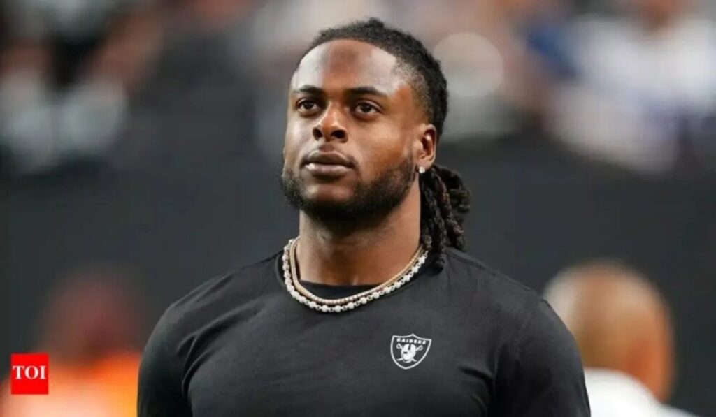 davante adams takes a swipe at the bears.