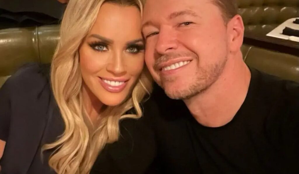 donnie wahlberg wife