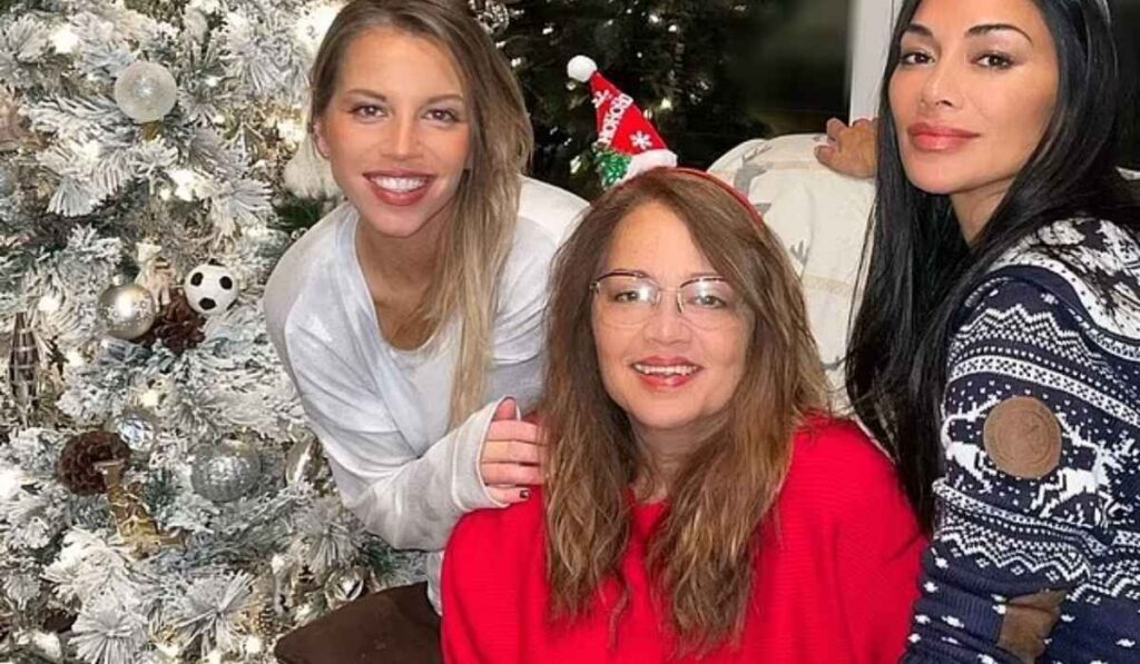 nicole scherzinger ethnicity